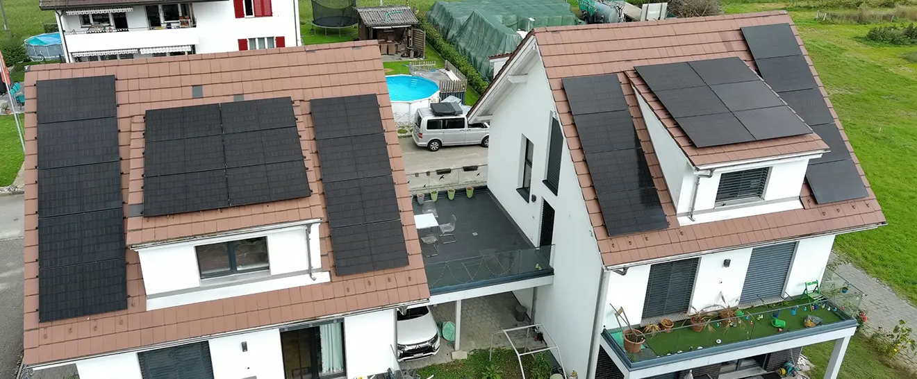 7 kWp mit 15 Modulen Bluesun mit 450W